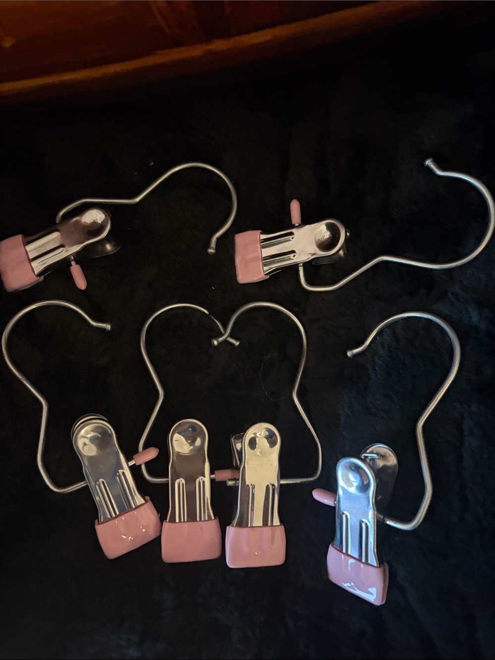 6ct Pink Clip Hangers